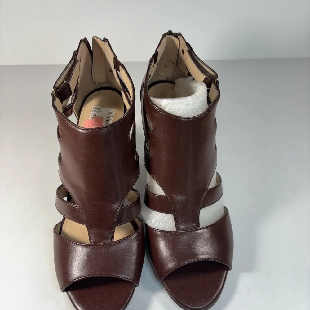 Brown‎ Strapped Cage Upper Block Heel Pep Toe Buckle Accent Back Womens 7.5